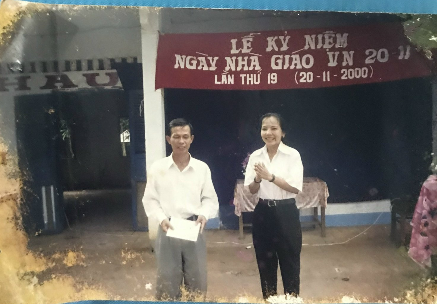 2000 2001