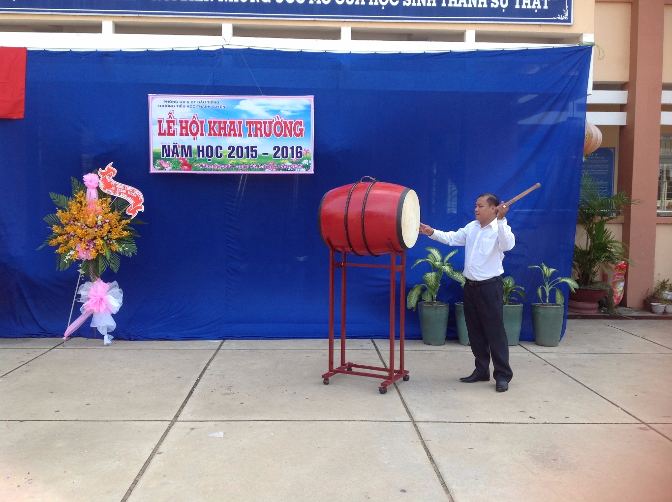 Tiếng trống khai giảng năm học 2015-2016